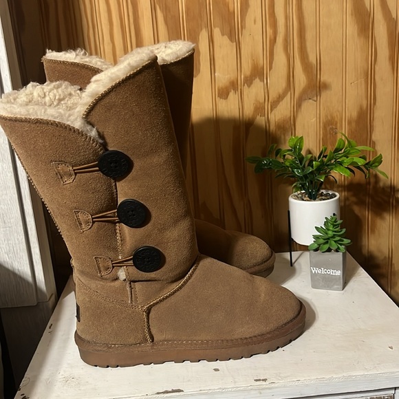 Ugg boots - Picture 3 of 5